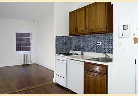 2nd image of 225 E 96th St APT 2RW