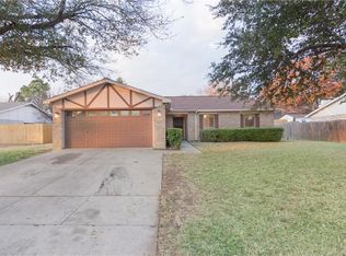 1907 San Saba Ln, Arlington, TX 76006