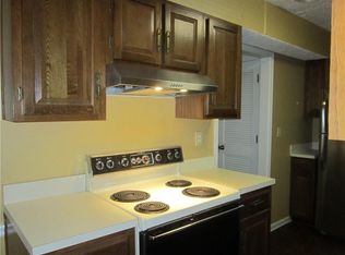 140 Great Oaks Ln, Roswell, GA 30075