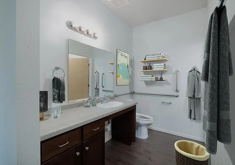 Regency Apartment Homes — Photo 18