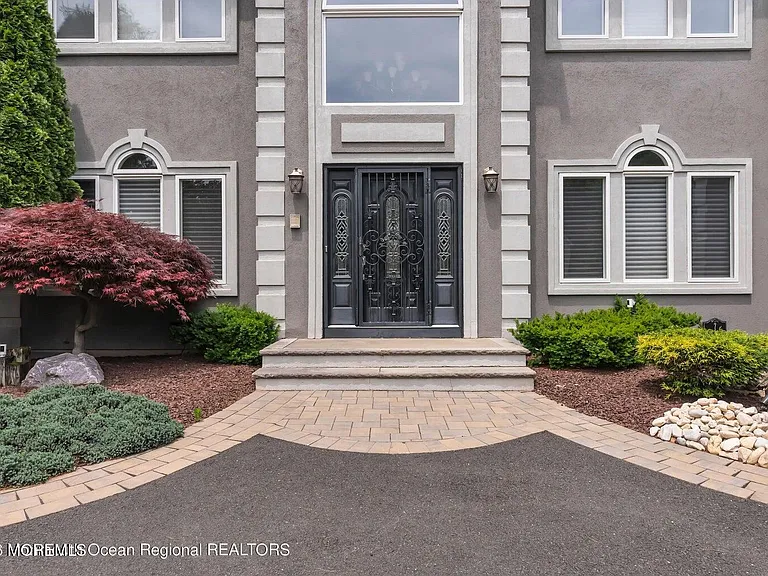 7 Mackenzie Rd — Photo 3