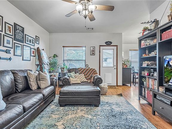 4th image of 4105 Western Heights Ave