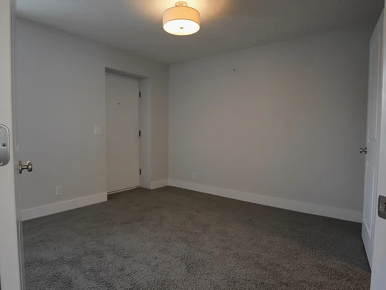 628 Park Ave — Photo 78
