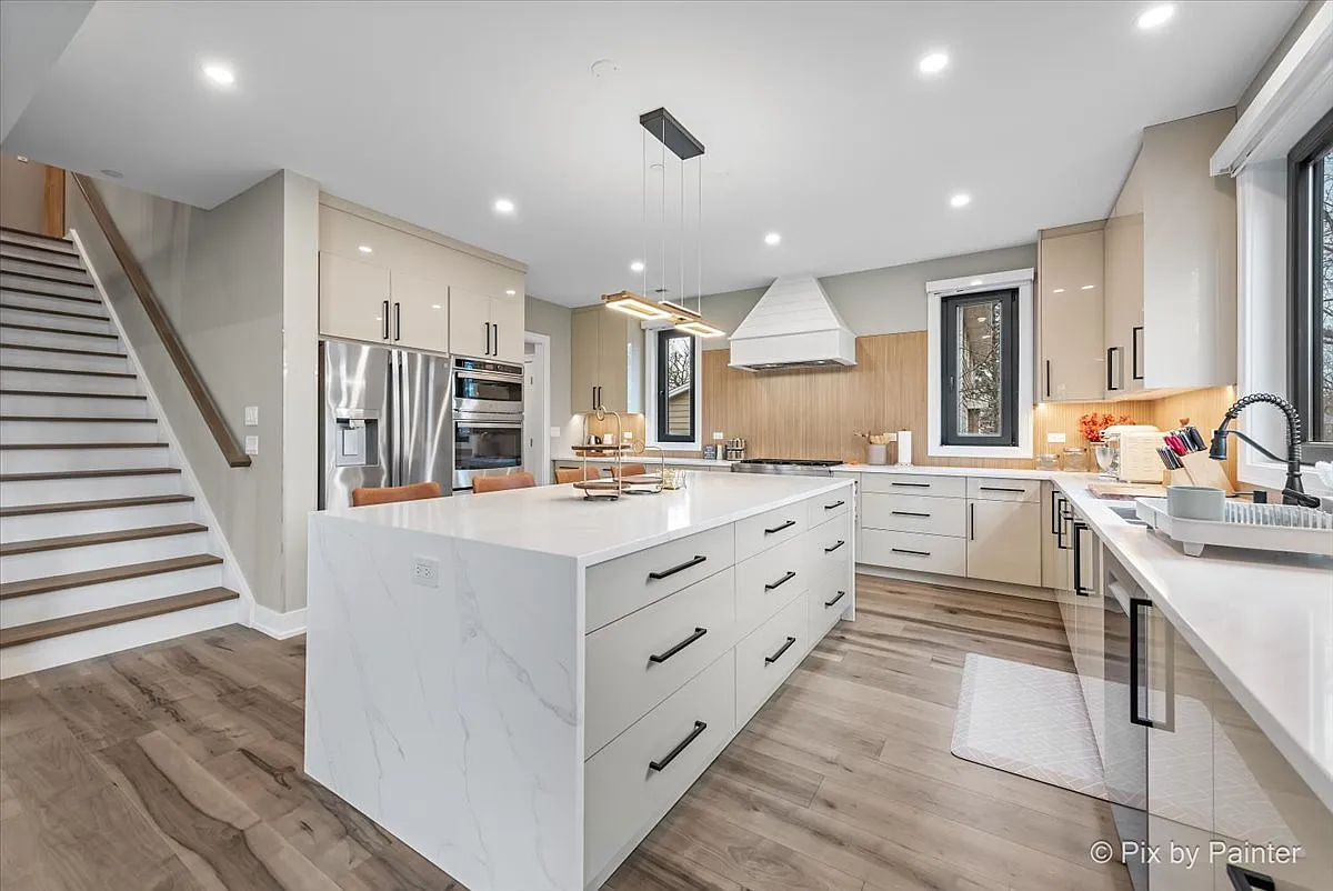4 bed, 3.5 bath, 3597 sqft, $8,400 — Photo 4