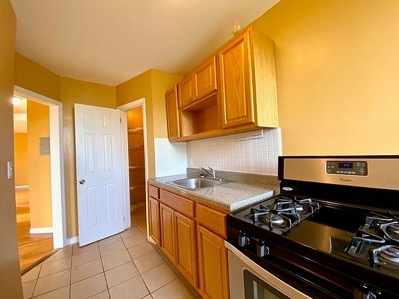 3rd image of 613 Nostrand Ave #3F