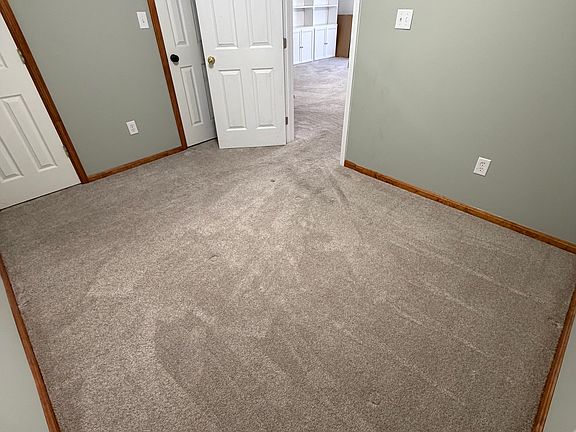 5th image of 65 Pin Oak Rd