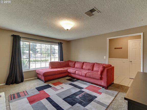 3rd image of 3817 NE 143rd Ave