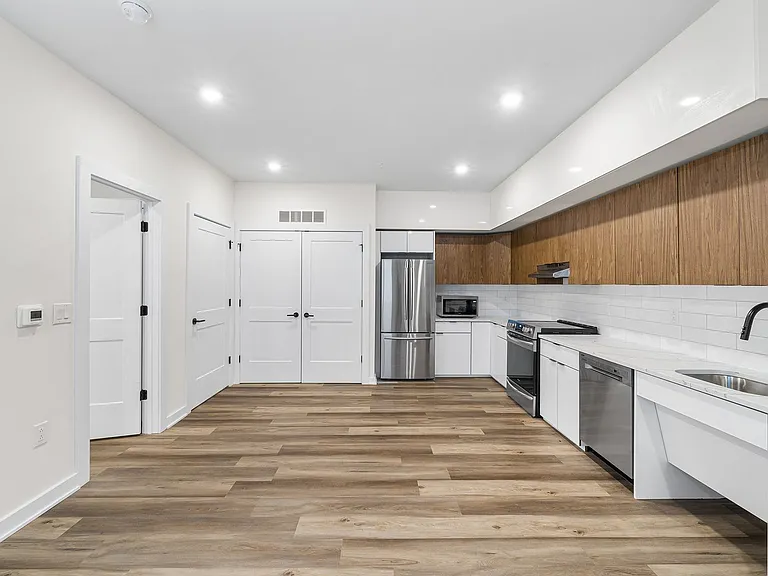 Stunning New Luxury Apartments at The Vienna — Photo 87