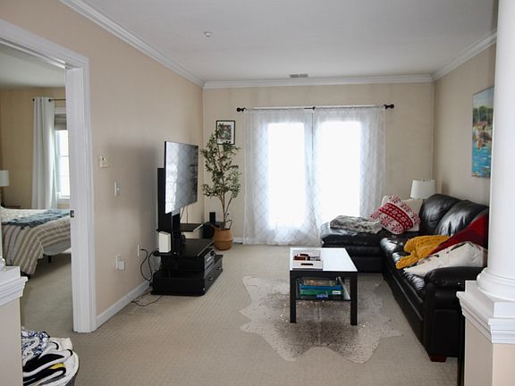 5th image of 6 Woodman Way Unit 302