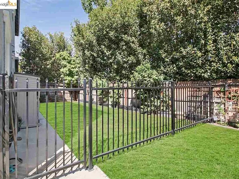 790 Yosemite Dr — Photo 38