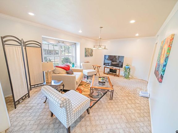 5th image of 513 Top Hill Dr