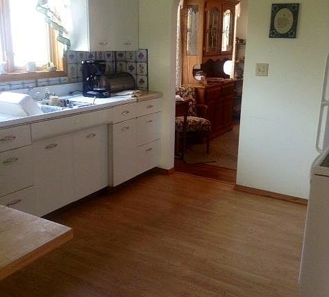 2nd image of 207 Haarfager Ave N