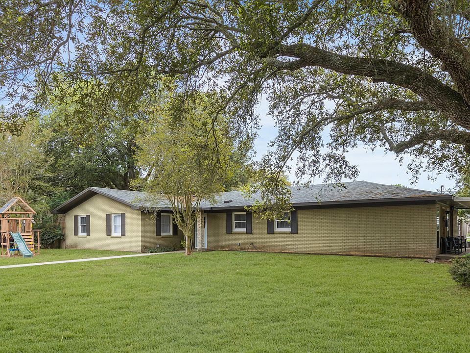 1st image of 1323 Hoffpauir Ave