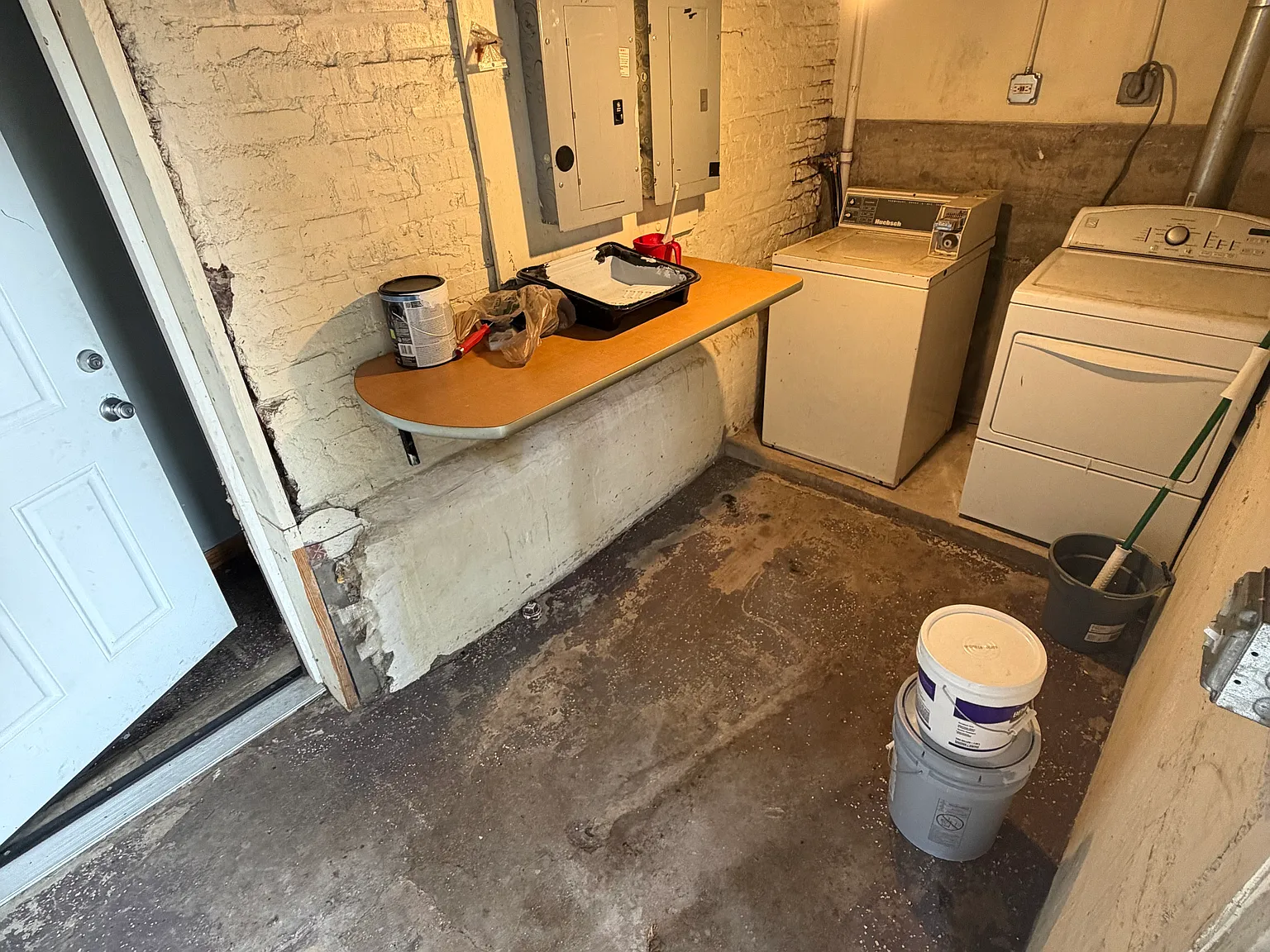 2 bed, 700 sqft, $1,100 — Photo 1