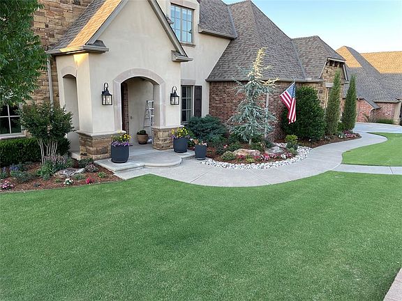 3rd image of 1401 Autumn Creek Dr