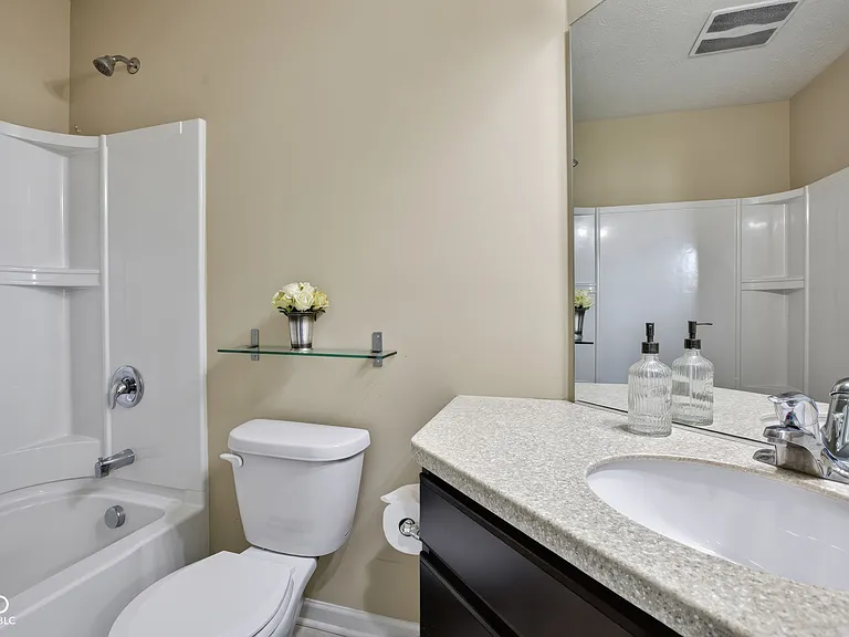 12692 Tamworth Dr — Photo 34