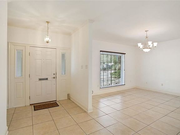 4th image of 1-3 Fontainebleau Dr