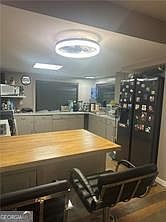 5th image of 123 Spring St