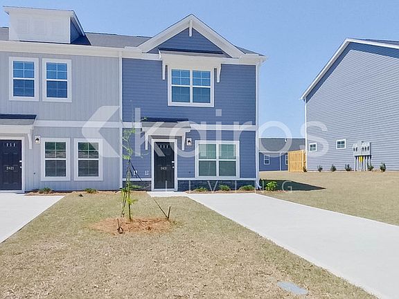 2nd image of 2431 Banyan Cir