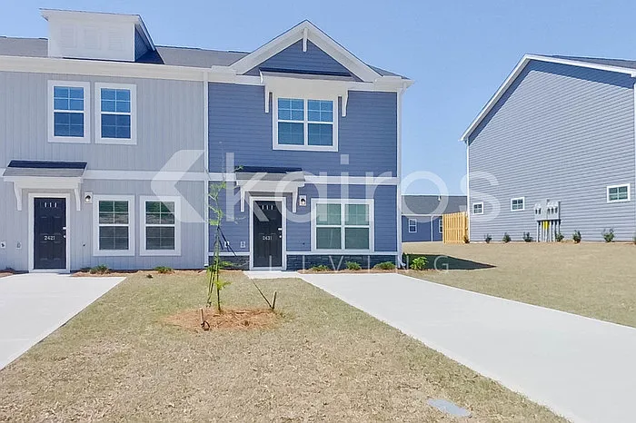 2431 Banyon Cir — Photo 2
