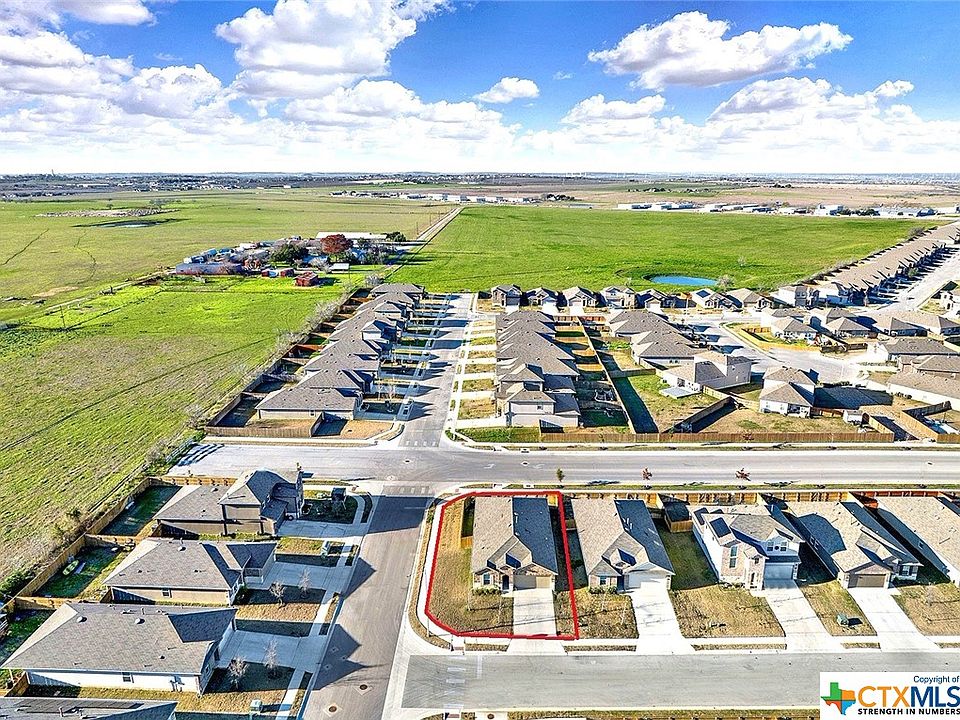 1st image of 220 Moonrise Dr