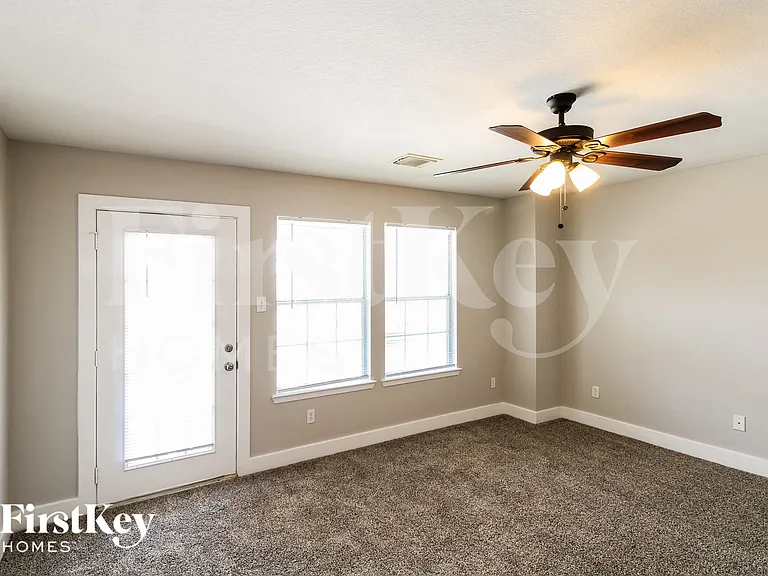 19419 Green Chase Ln — Photo 9