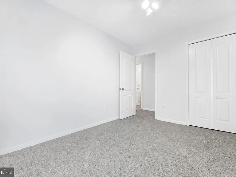 2406 Lemontree Ln — Photo 15