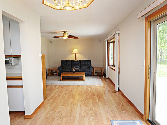 5th image of 7685 Kensington Ln
