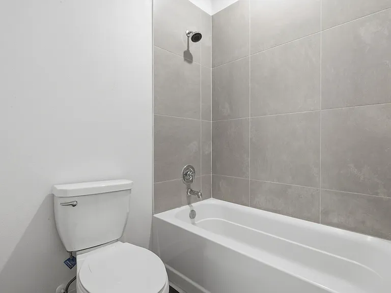 3227 Halsey Ave SE — Photo 38