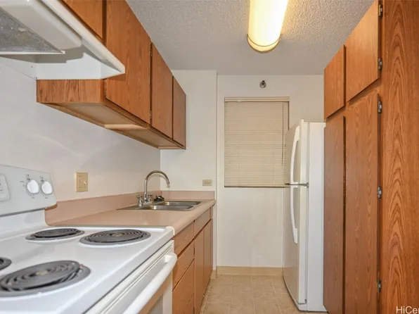 98-487 Koauka Loop APT B807, Aiea, HI 96701