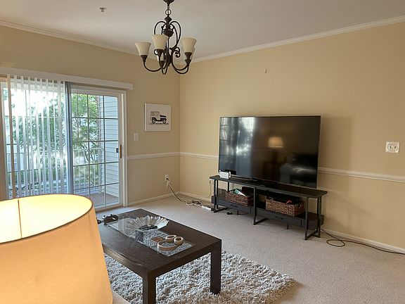 4th image of 326 Coppola Dr