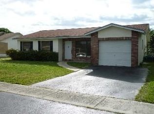 8680 NW 3rd St, Pembroke Pines, FL 33024