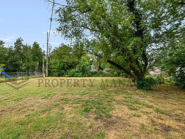 2309 W Graber St — Photo 30