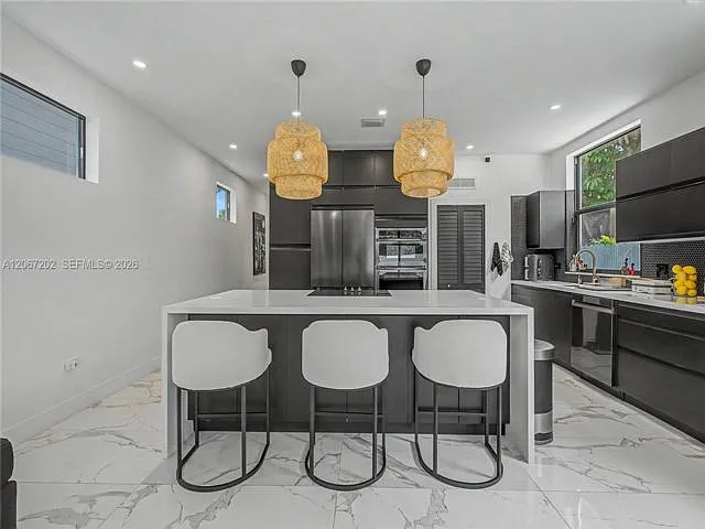 4 bed, 4.5 bath, $7,000 — Photo 3