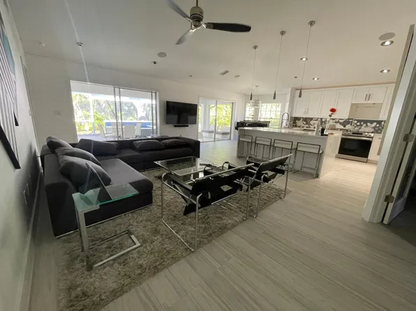 3565 Corinthian Way, Naples, FL 34105