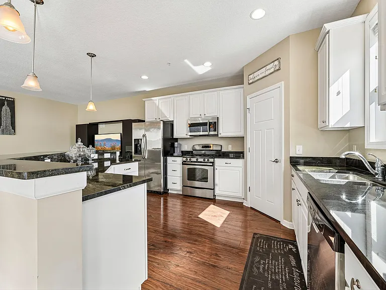 9519 Declaration Dr — Photo 10