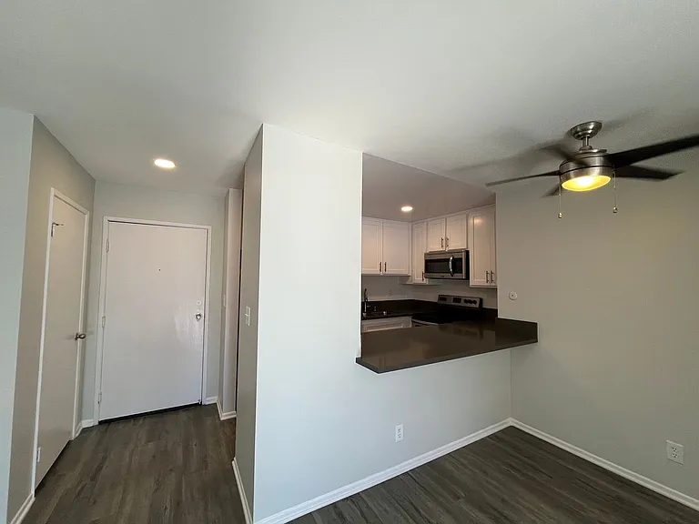 2039 North Las Palmas Ave — Photo 15