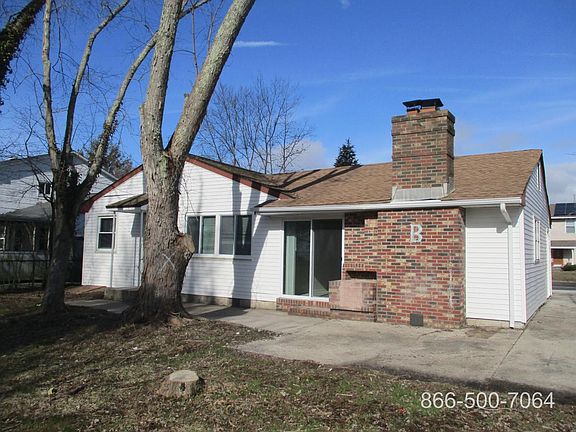 5th image of 215 Twin Lakes Blvd