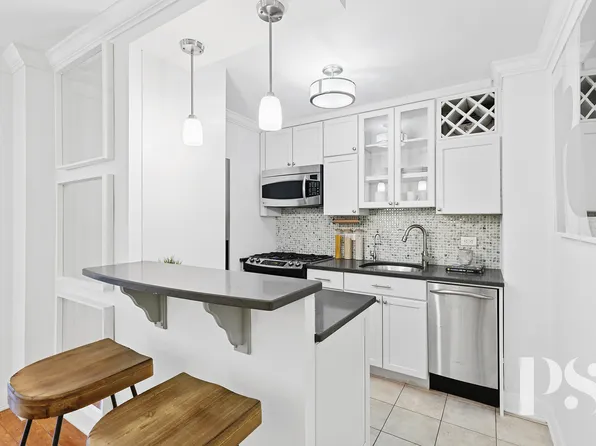 333 East 79th Street image 4 of 6