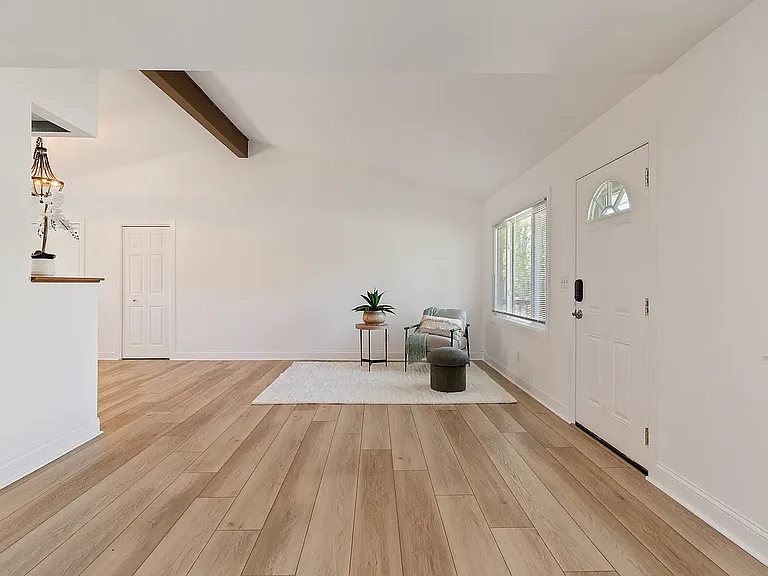 2050 Byron Dr — Photo 5