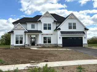 158 Barton Creek Dr, Perrysburg, OH 43551