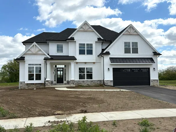 158 Barton Creek Dr, Perrysburg, OH 43551