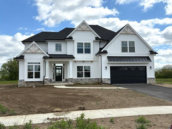 158 Barton Creek Dr, Perrysburg, OH 43551