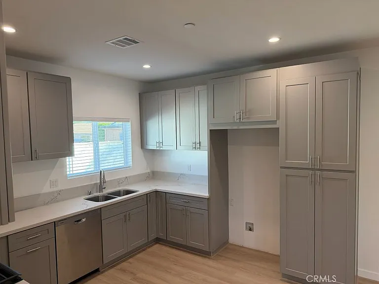 10867 Nettleton St — Photo 10