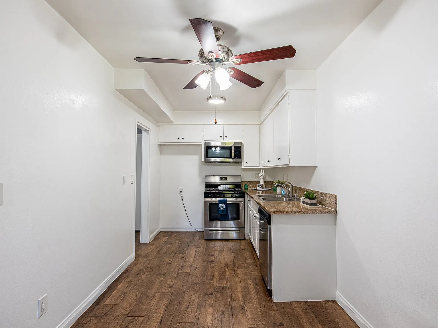 Magnolia Apartments — Photo 4