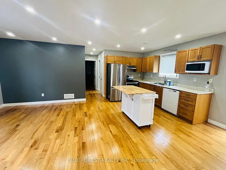1828 Marconi Blvd — Photo 10