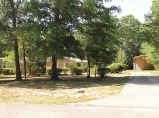 5608 Woodridge Dr, Milton, FL 32570