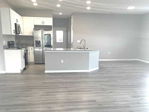 3rd image of 1664 Union Park Cir #31