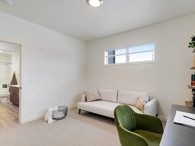 Aurora Apartment Homes — Photo 34