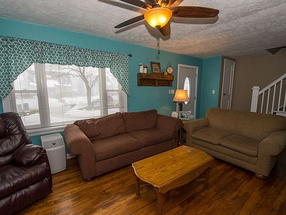 4th image of 810 W Lawrence St